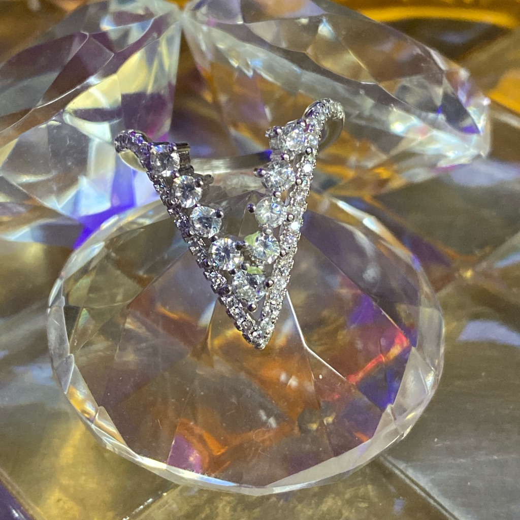 V Shape Ring